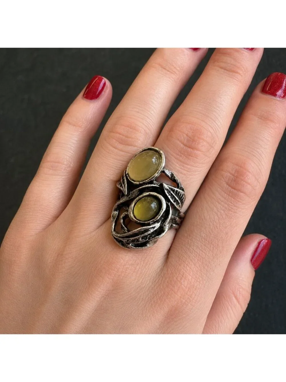 Vintage 1970s Silver Leaf & Vines Ring Light Green Cabochon sz‎ 8